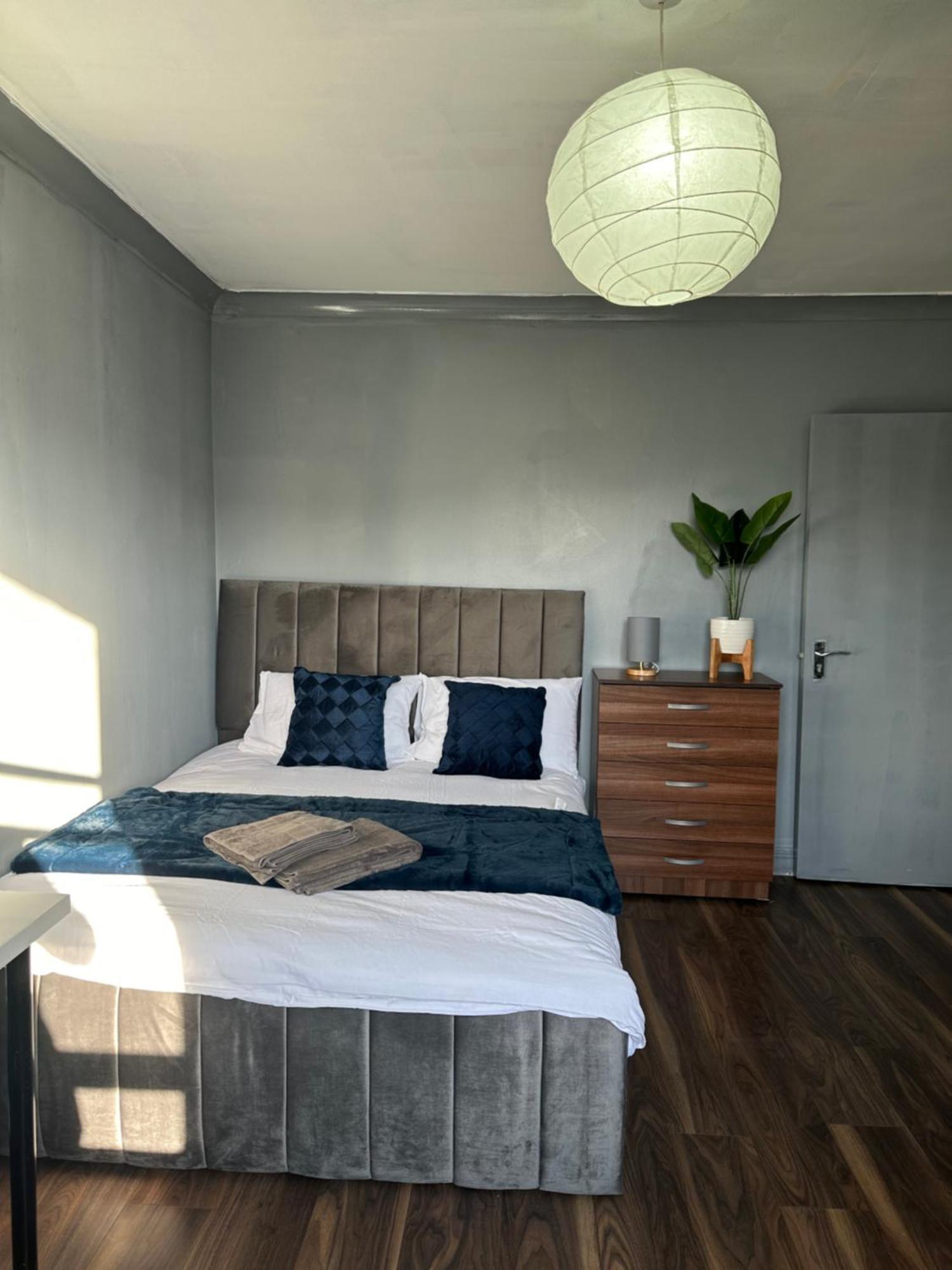Luxury Room In A 4 Bedroom Flat! 4 Minutes Walk To Kingscross, St Pancras London Exteriör bild