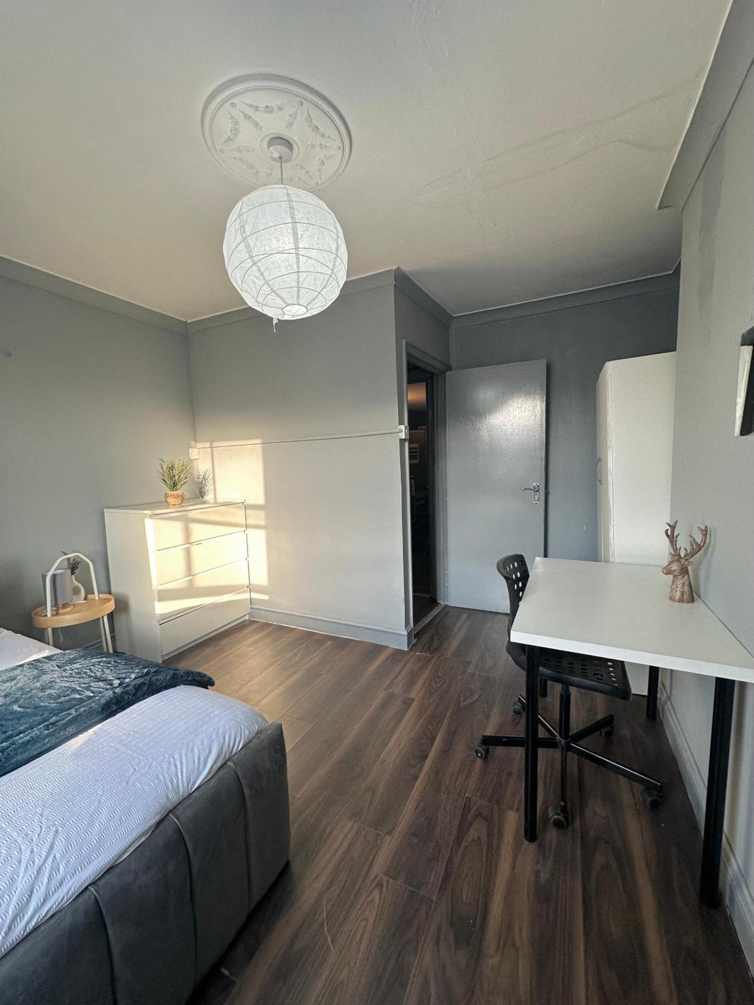 Luxury Room In A 4 Bedroom Flat! 4 Minutes Walk To Kingscross, St Pancras London Exteriör bild