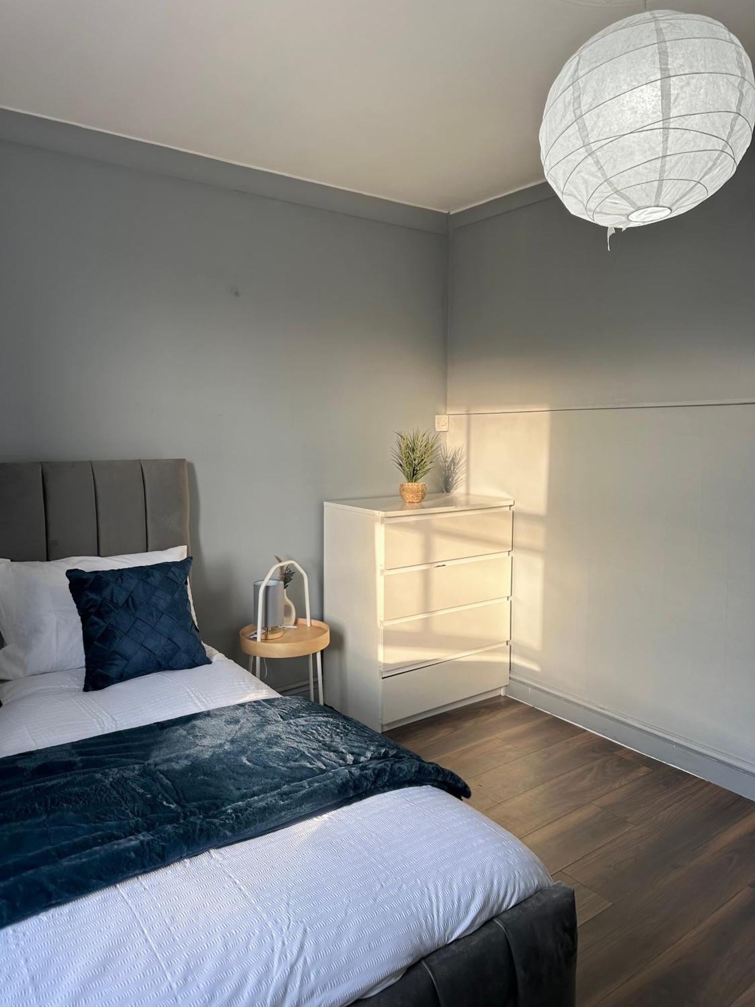 Luxury Room In A 4 Bedroom Flat! 4 Minutes Walk To Kingscross, St Pancras London Exteriör bild